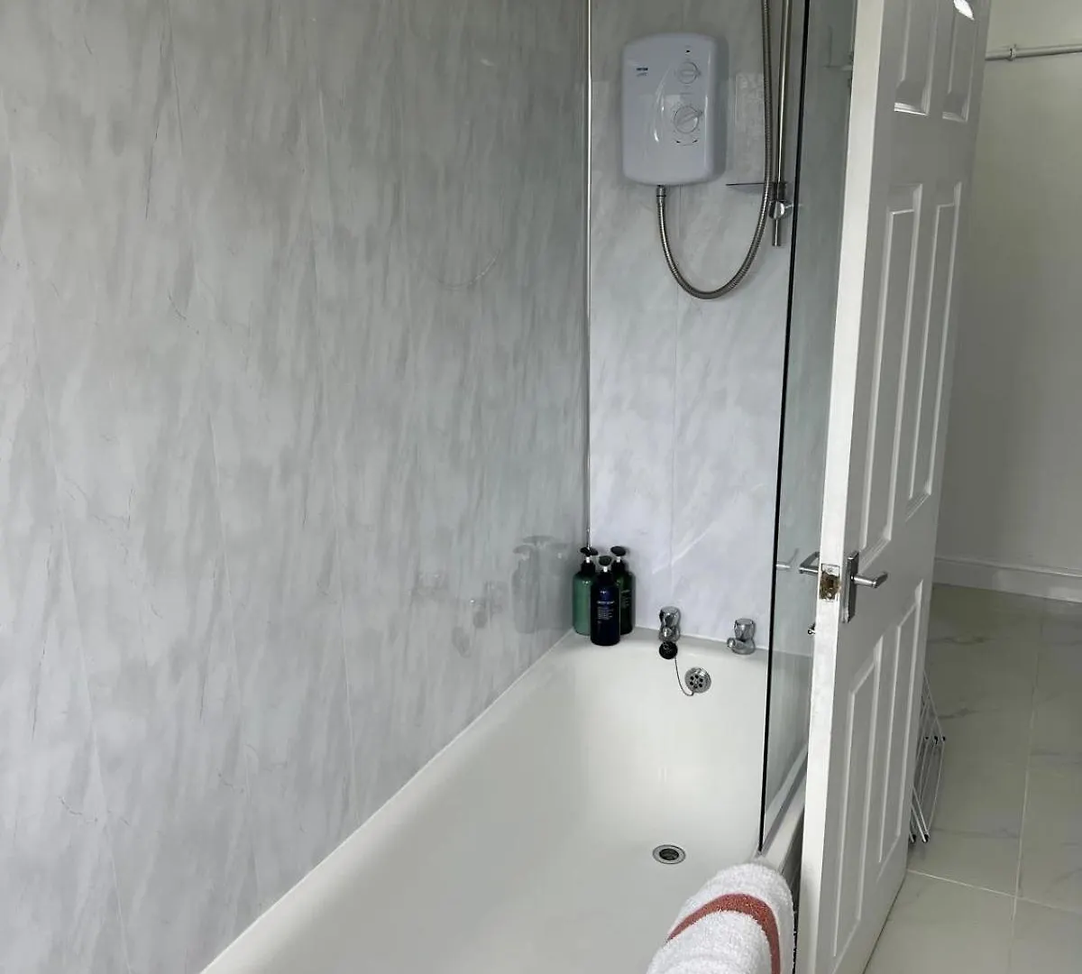 Warner Apartment Stratford - 20Mins To Central London